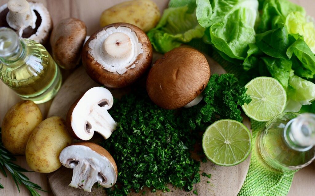 portobello_mushrooms_with_other_vegetables_on_cutting_board