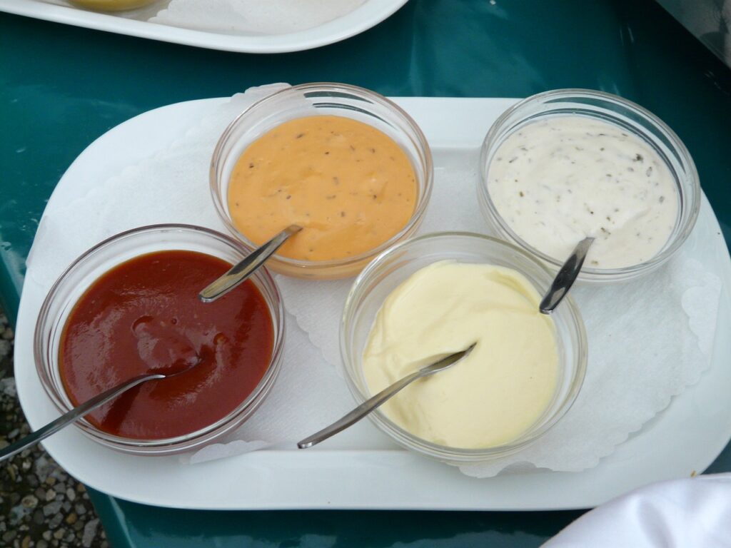 dips_in_bowls_ketchup_mayo_ranch_french_dressing