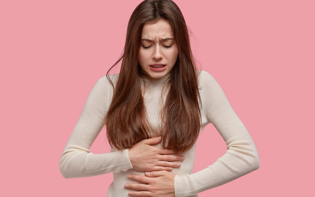 woman_with_stomach_pain_bloating_issues